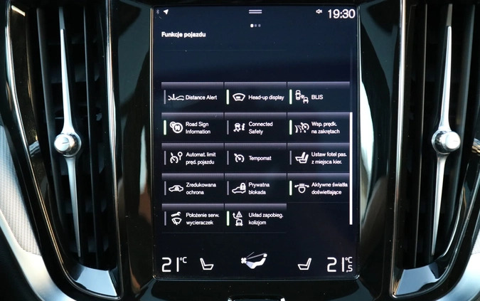 Volvo V60 cena 116500 przebieg: 182400, rok produkcji 2019 z Zelów małe 781